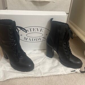 Steve Madden Combat boot